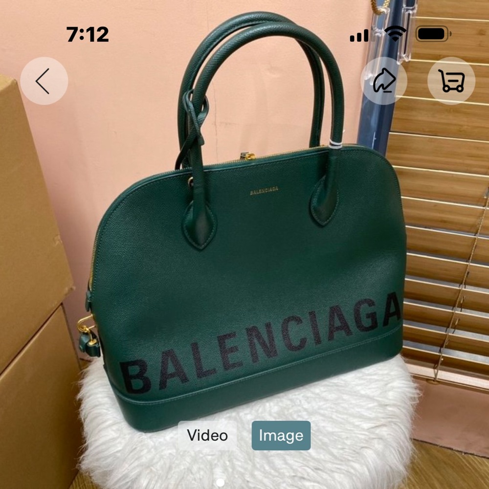 Balenciaga Leather Ville handbag in Green _